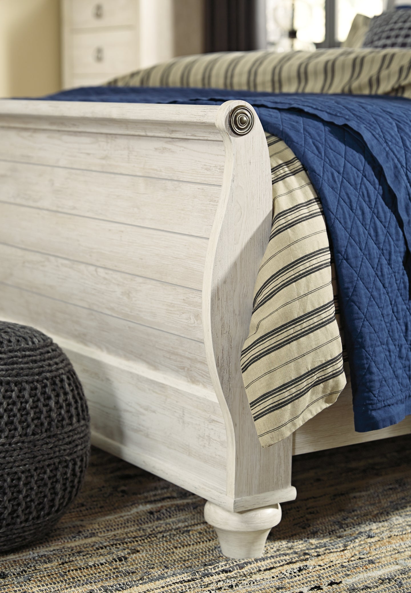 Willowton Sleigh Bed