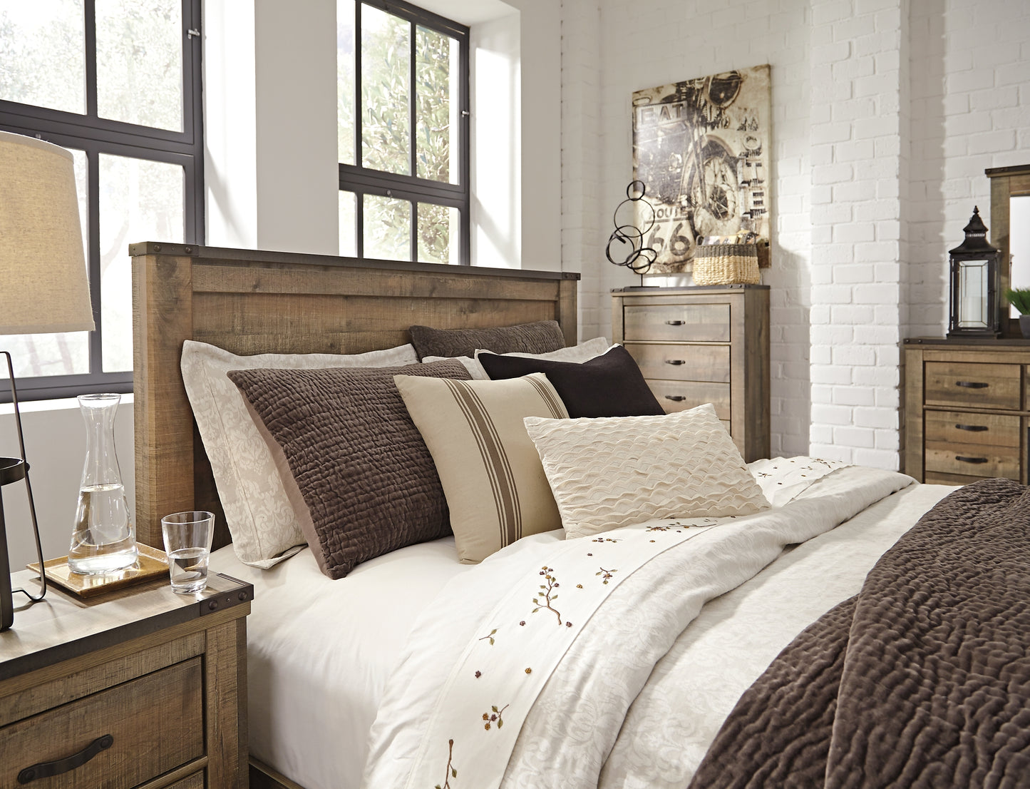 Cama con paneles Trinell