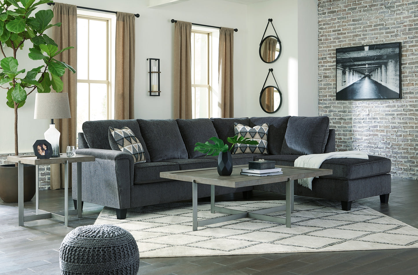 Seccional Abinger de 2 piezas con chaise longue