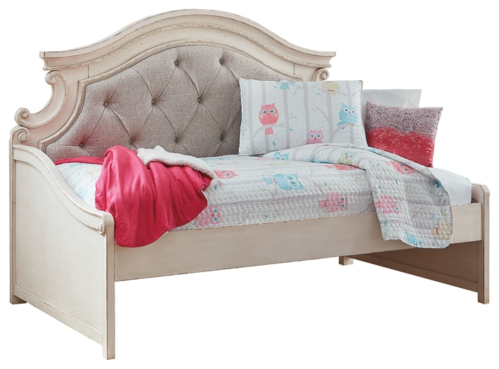 Realyn Day Bed With 1 Large Storage Drawer