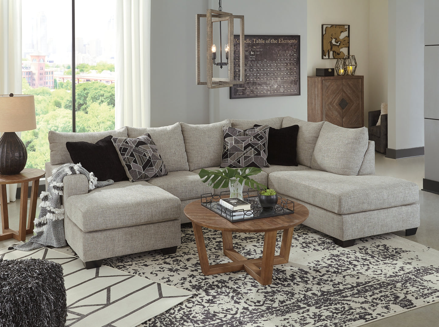 Seccional Megginson de 2 piezas con chaise longue