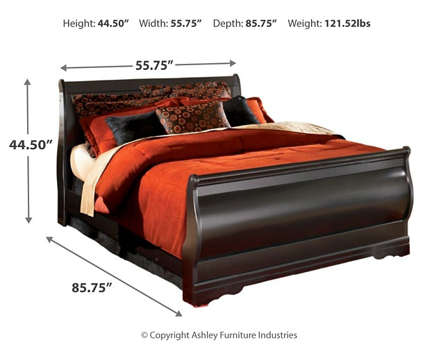 Huey Vineyard Sleigh Bed With Mirrored Dresser