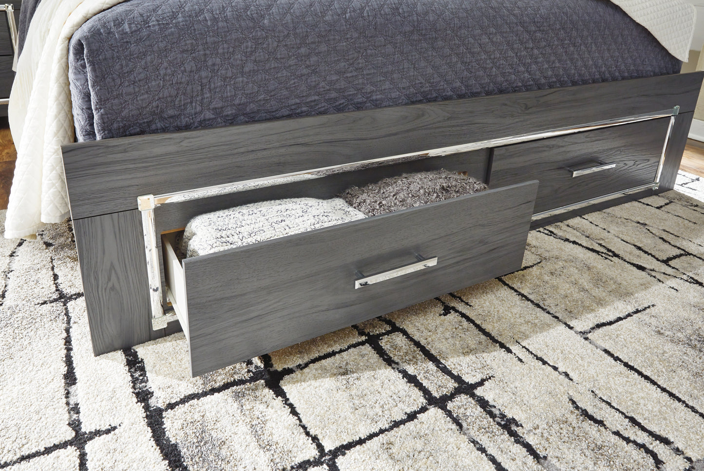 Lodanna Panel Bed With 2 Storage Drawers With Mirrored Dresser And Chest