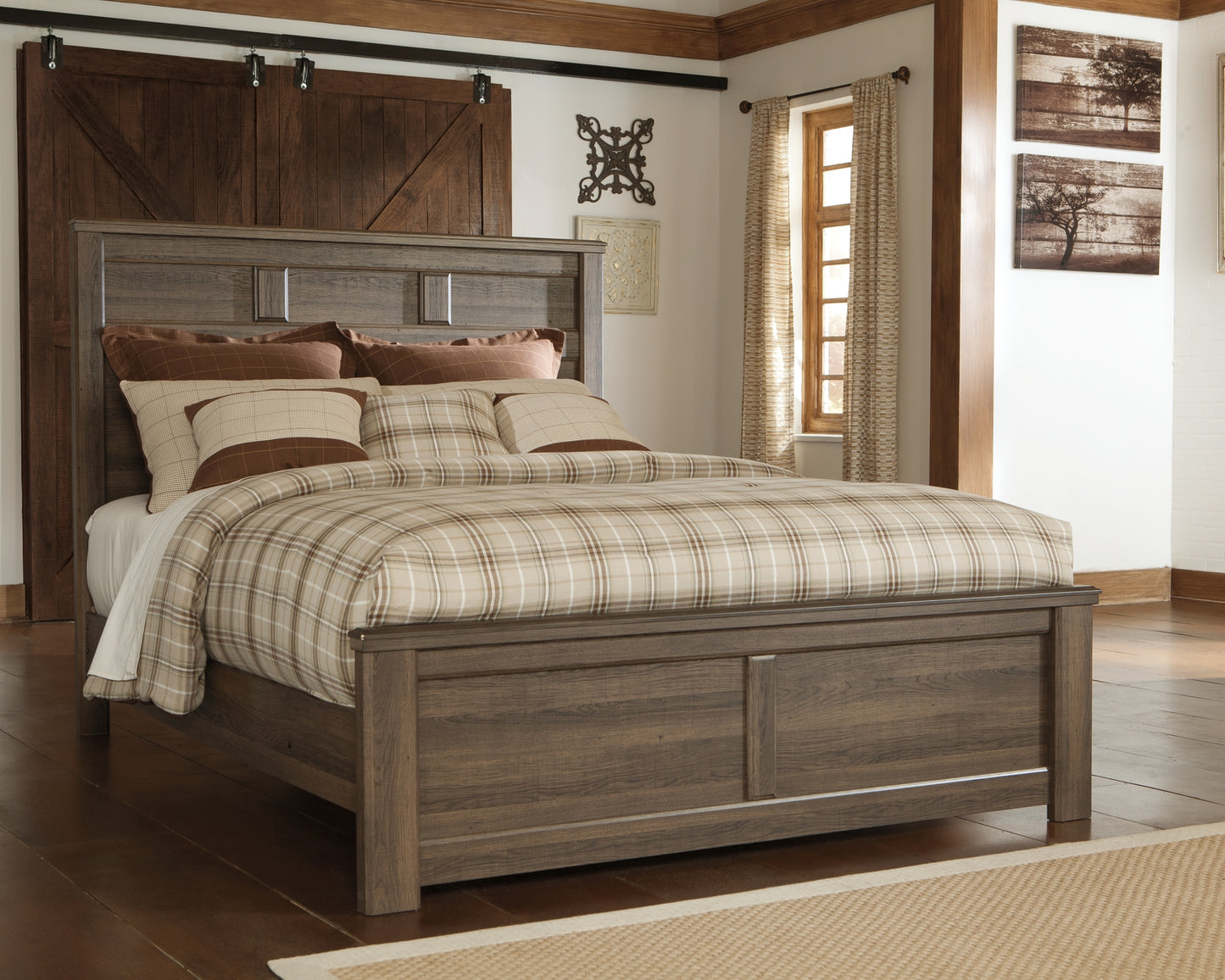Juararo Panel Bed With Mirrored Dresser And Chest