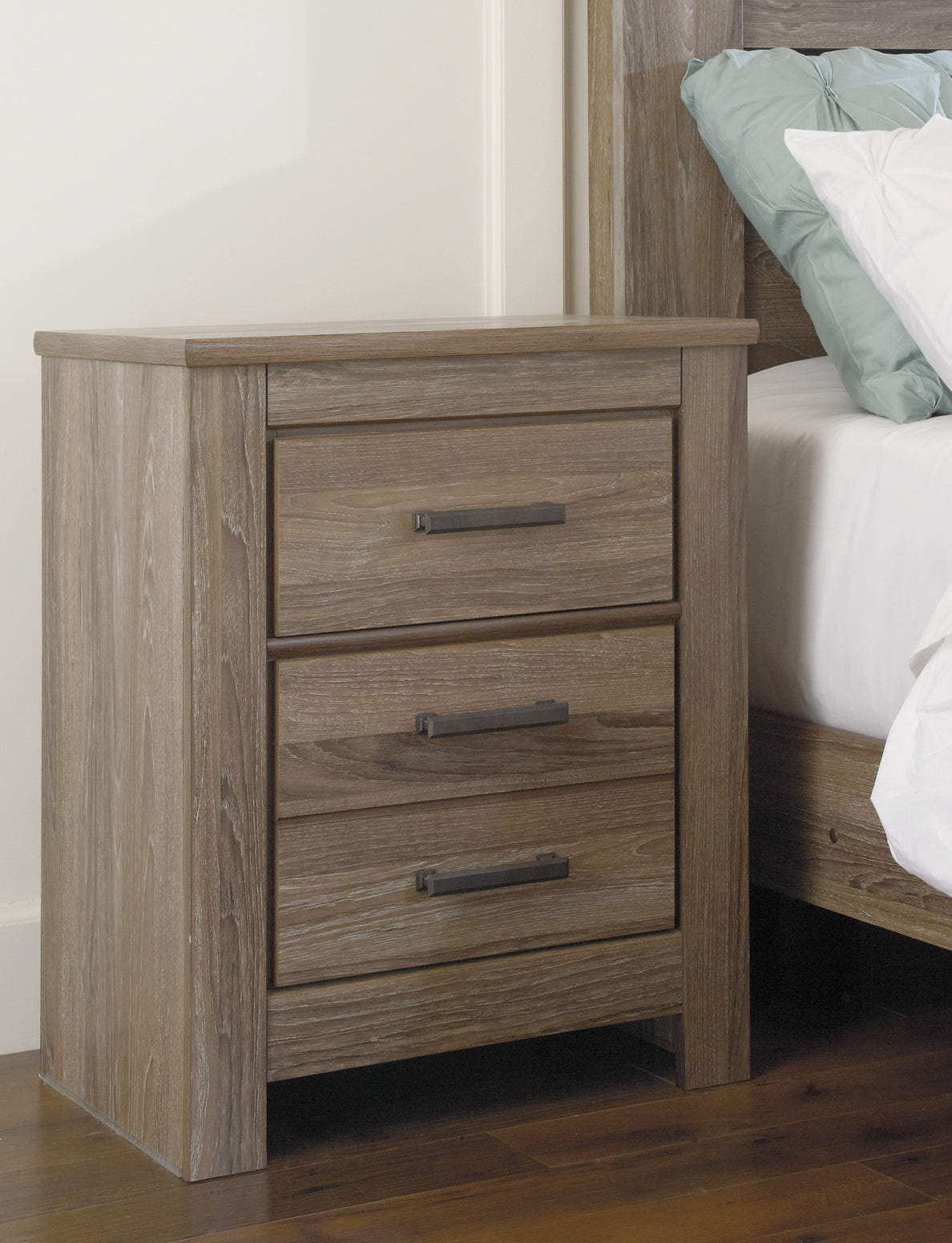 Zelen Panel Headboard With Mirrored Dresser, Chest And 2 Nightstands