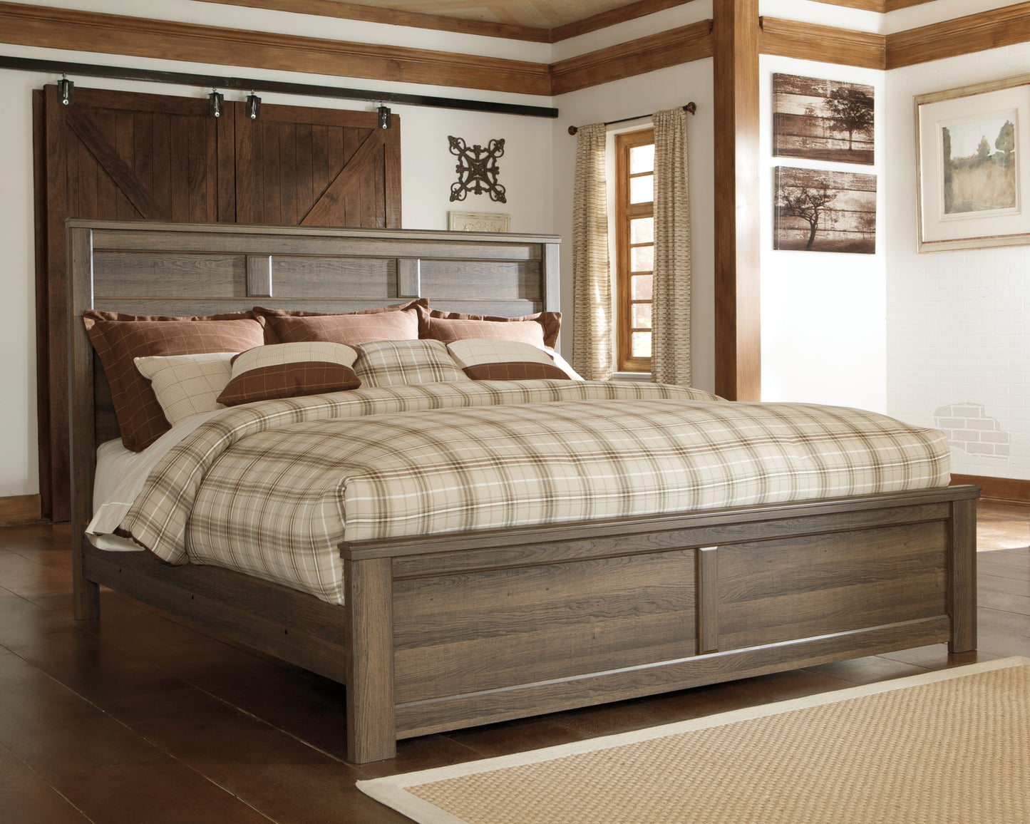 Juararo California Panel Bed With Mirrored Dresser And Chest