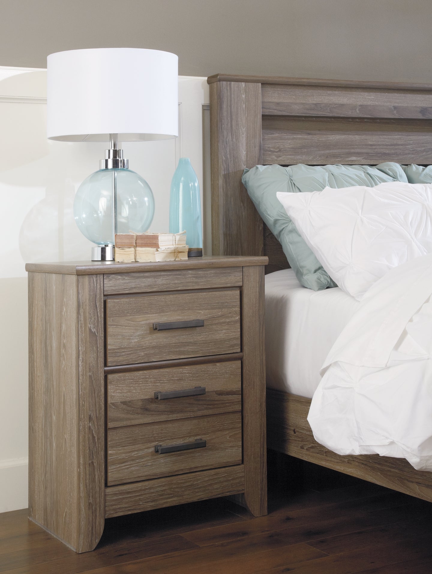 Zelen Panel Bed With Mirrored Dresser And 2 Nightstands