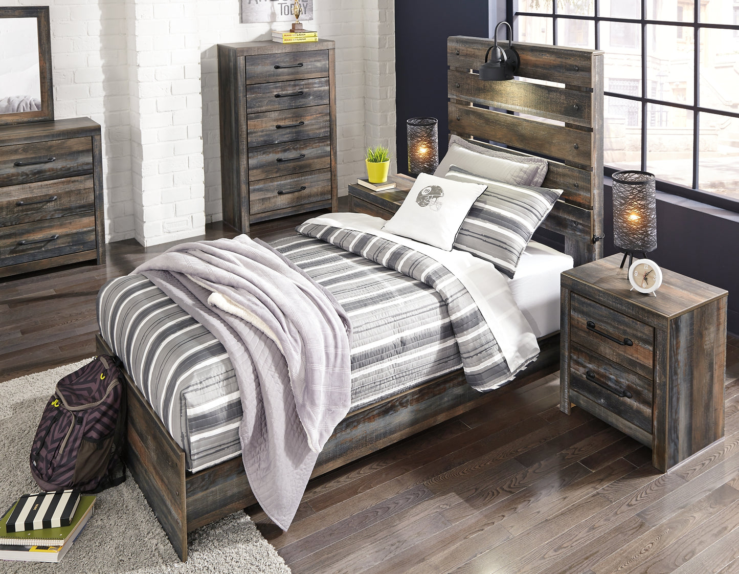 Drystan Panel Bed With Mirrored Dresser And Chest