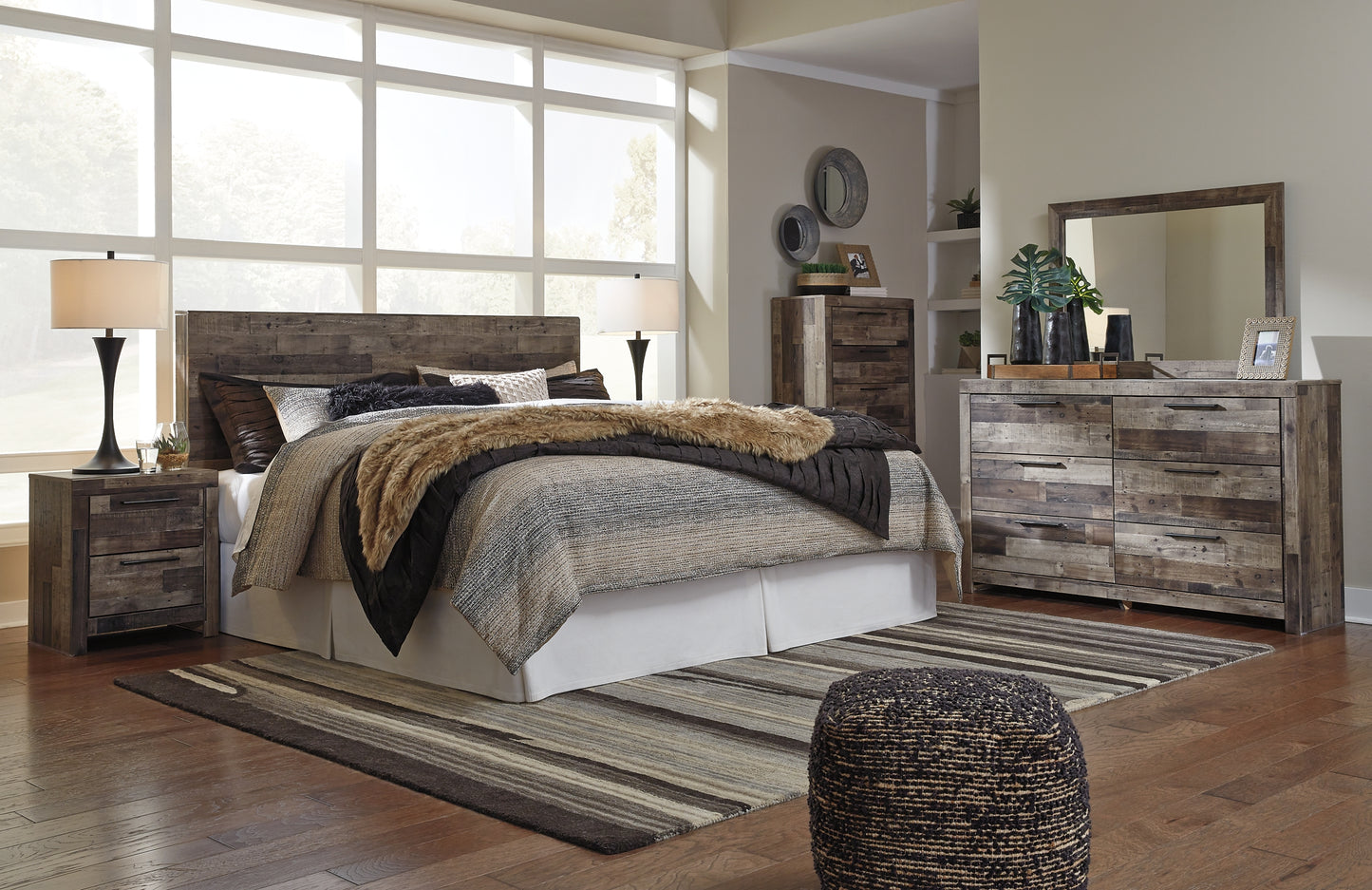 Derekson Panel Headboard With Mirrored Dresser, Chest And Nightstand