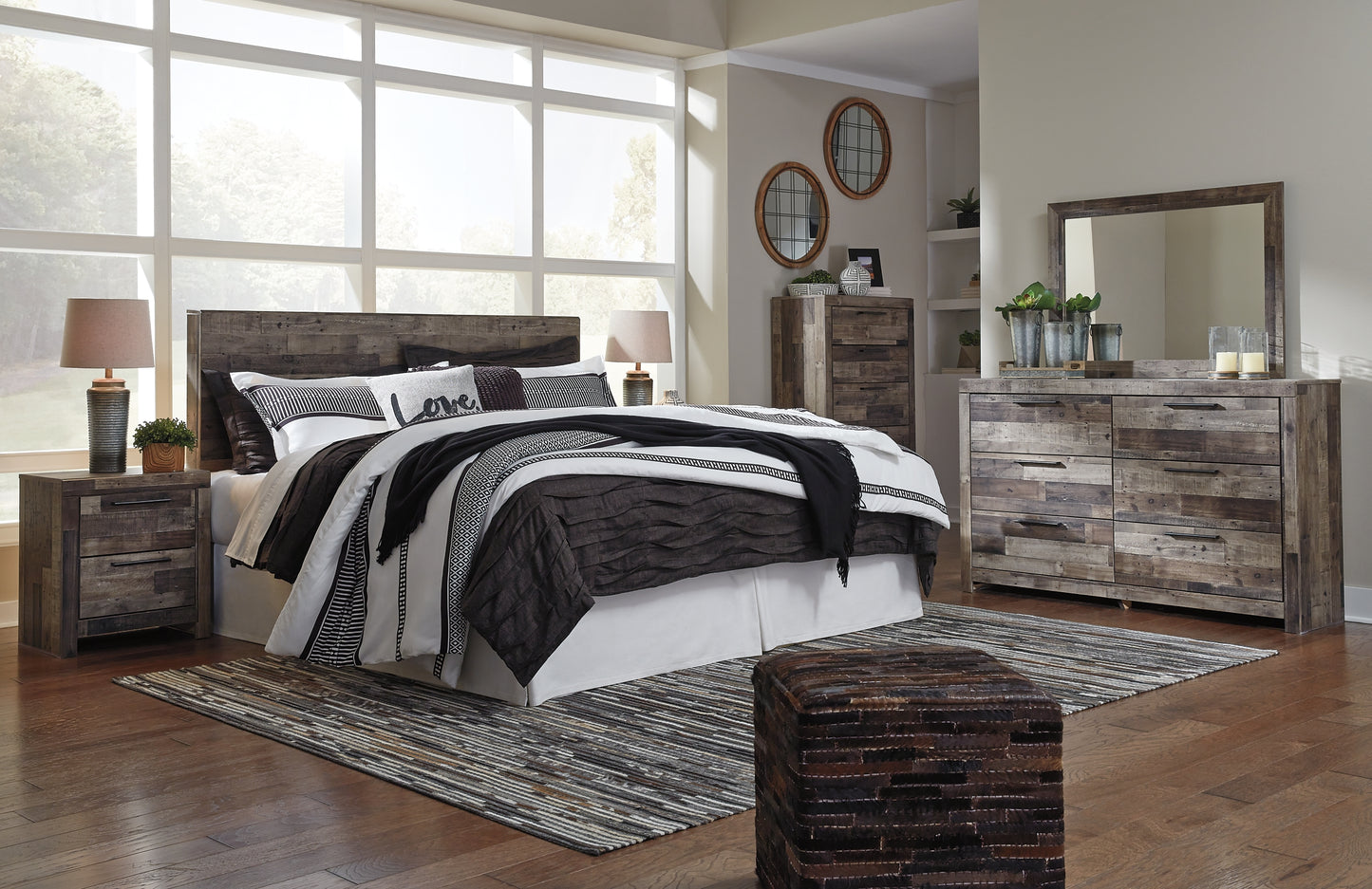 Derekson Panel Headboard With Mirrored Dresser, Chest And Nightstand