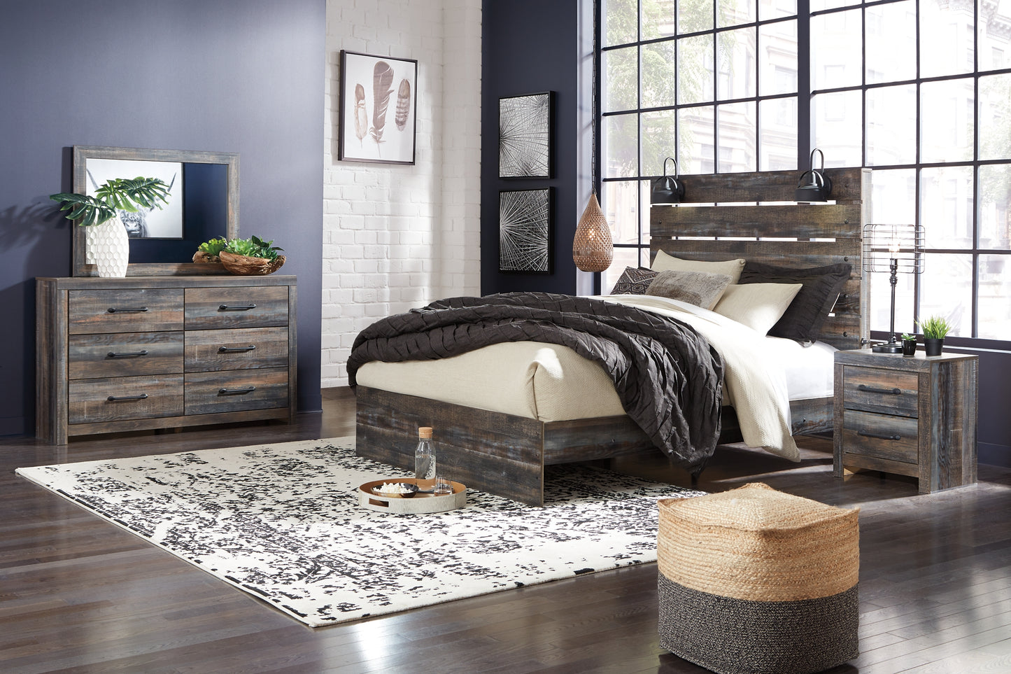 Cama con paneles Drystan, cómoda con espejo y arcón