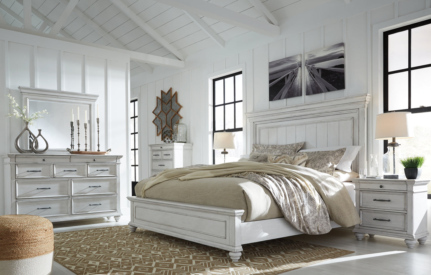 Cama con paneles Kanwyn, cómoda con espejo y mesita de noche