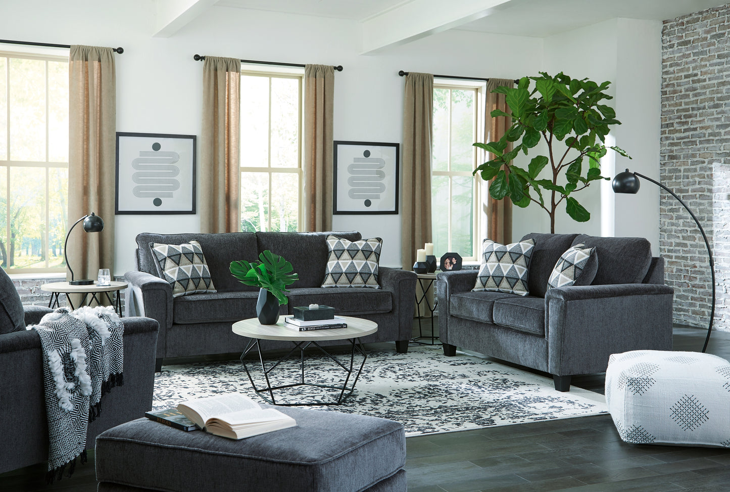 Sofá, loveseat, silla y otomana Abinger