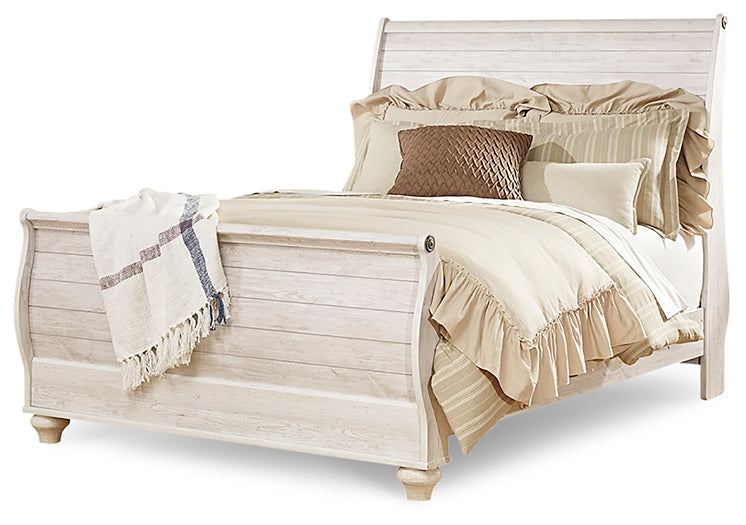 Cama tipo trineo Willowton con tocador con espejo y mesita de noche
