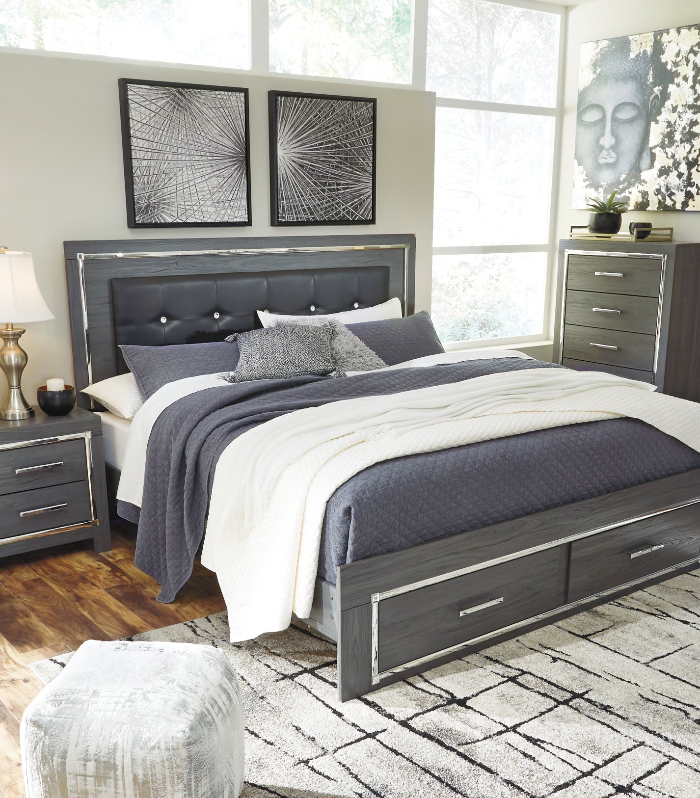 Cama Lodanna con dos cajones, cómoda con espejo y mesita de noche