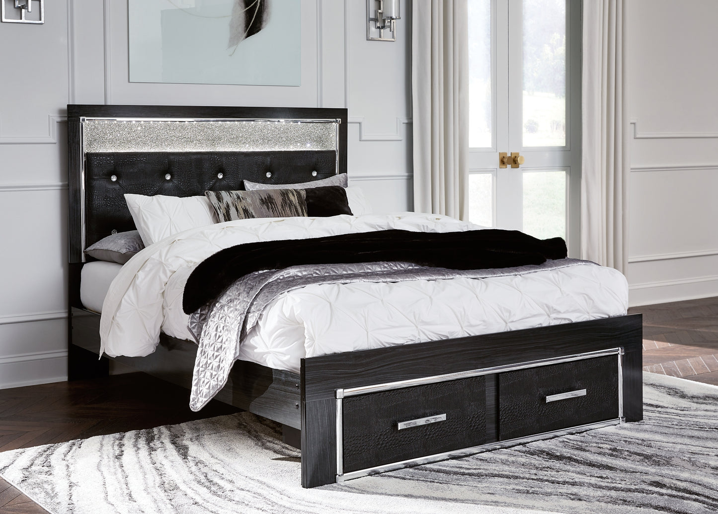 Cama con plataforma de almacenamiento y paneles tapizados Kaydell