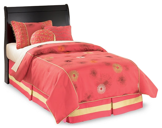 Huey Vineyard Sleigh Headboard With Mirrored Dresser And 2 Nightstands