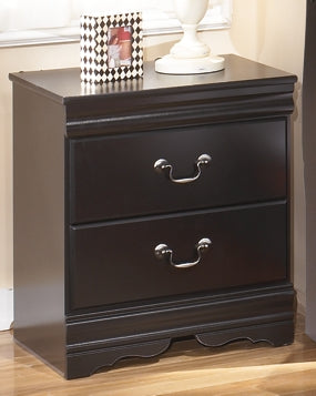 Huey Vineyard Sleigh Headboard With Mirrored Dresser And 2 Nightstands