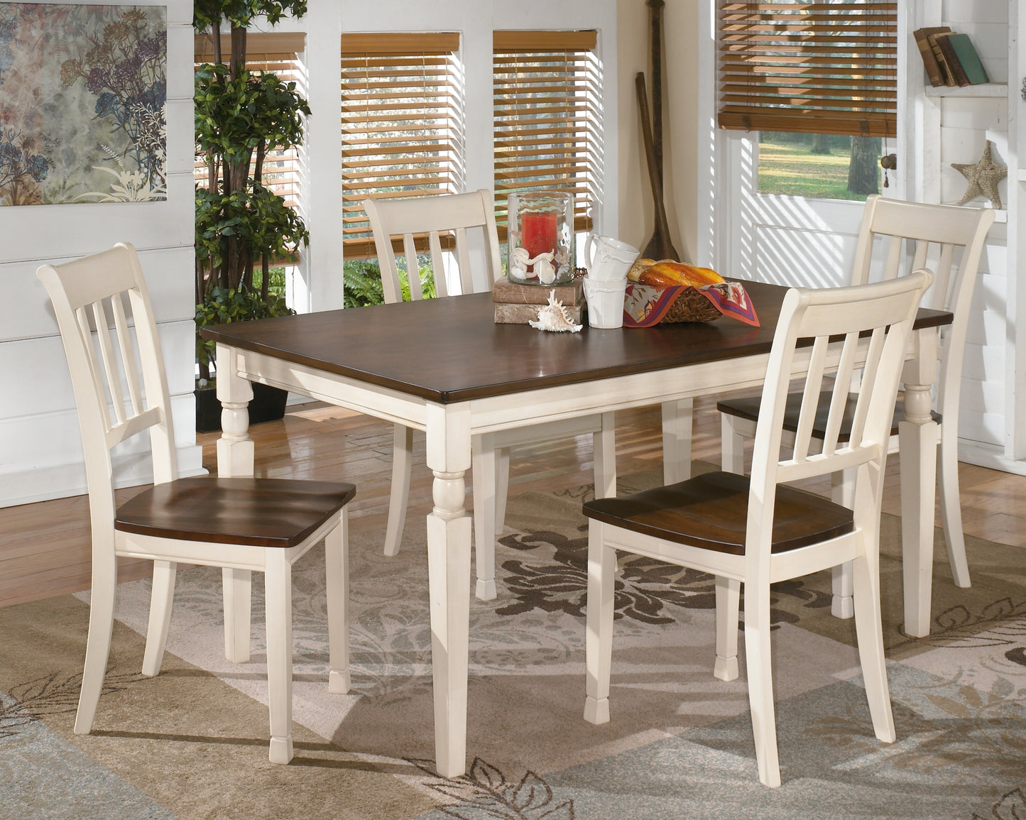 Mesa de comedor y 4 sillas Whitesburg