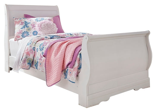 Anarasia Sleigh Bed With Mirrored Dresser, Chest And 2 Nightstands