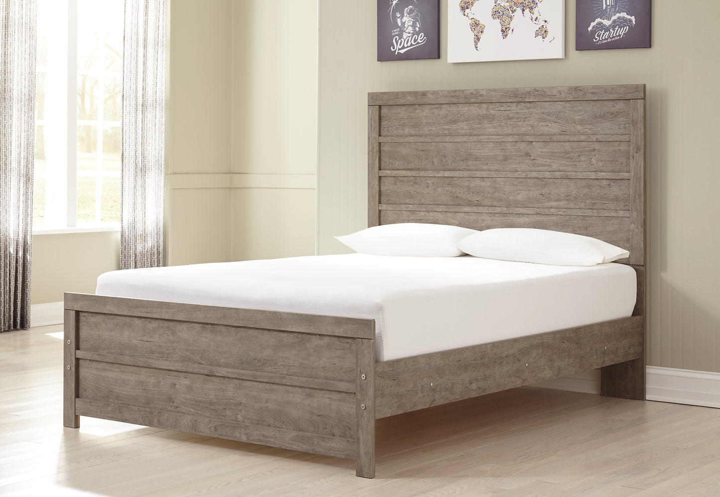 Culverbach Panel Bed With Mirrored Dresser And 2 Nightstands