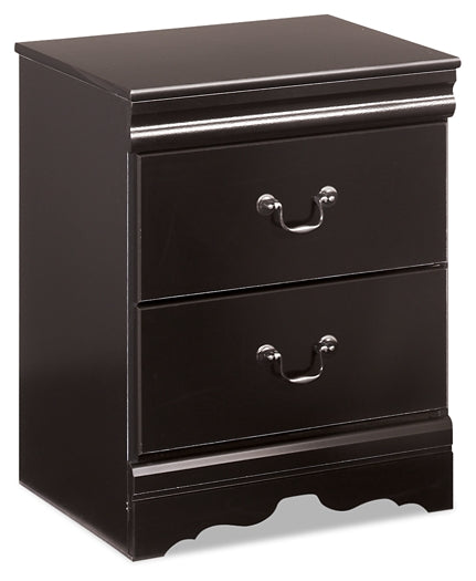 Huey Vineyard Sleigh Bed With Mirrored Dresser, Chest And 2 Nightstands