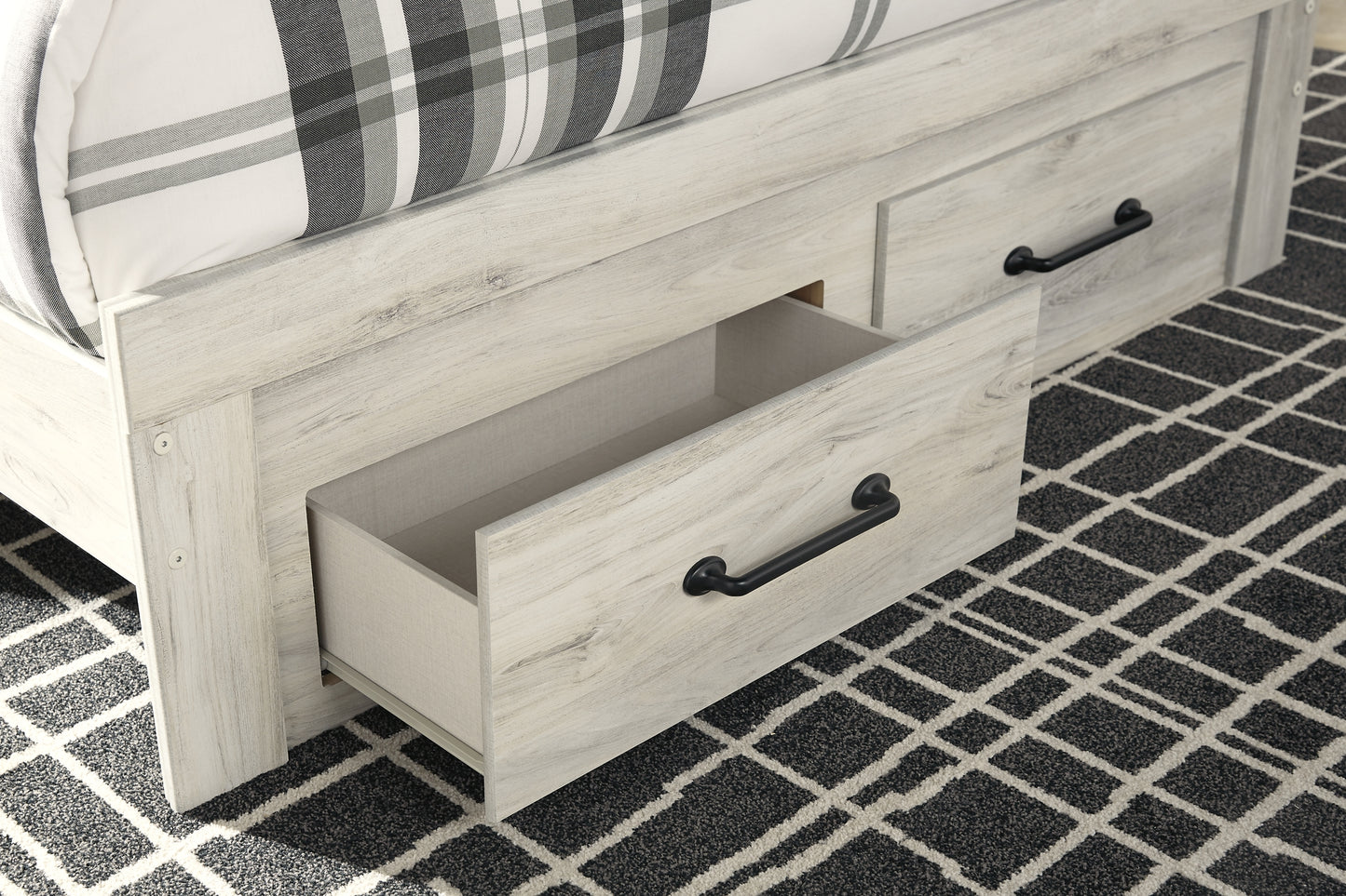 Cama Cambeck con dos cajones, cómoda con espejo y mesita de noche