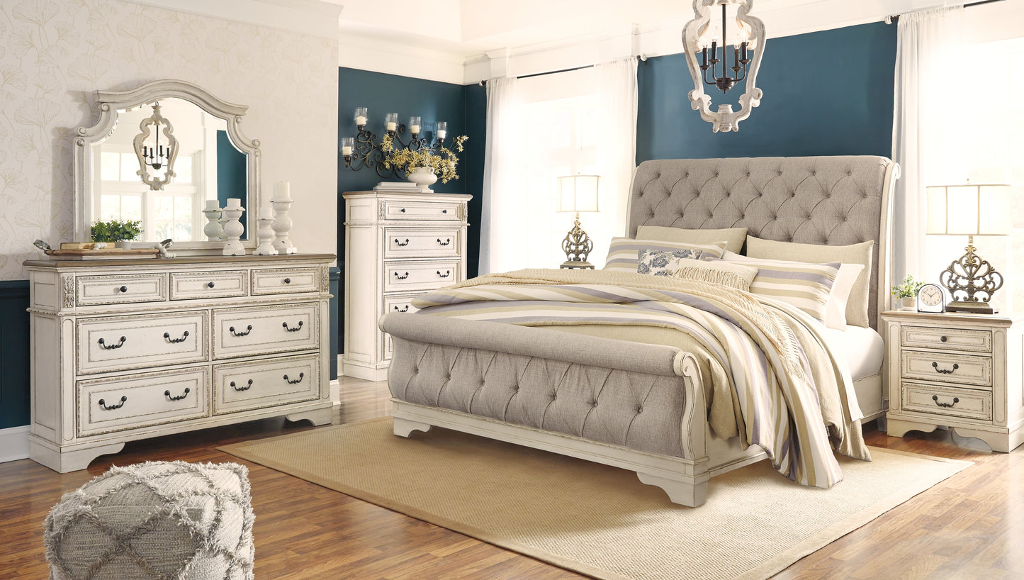 Cama estilo trineo California Realyn con tocador con espejo, cómoda y mesita de noche