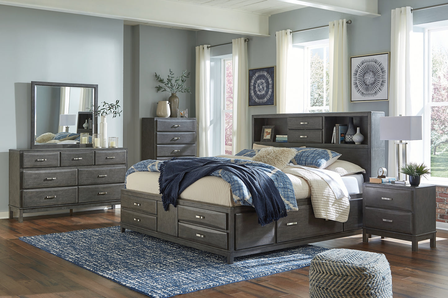 Cama Caitbrook con 8 cajones, cómoda con espejo y cómoda
