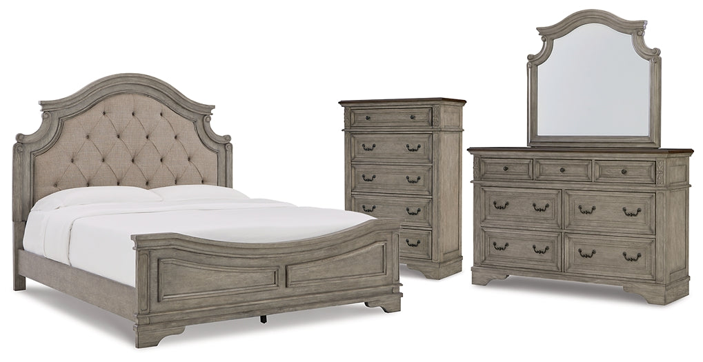 Cama California con paneles Lodenbay, cómoda con espejo y cómoda