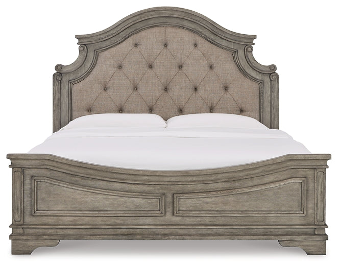Cama California con paneles y tocador con espejo de Lodenbay