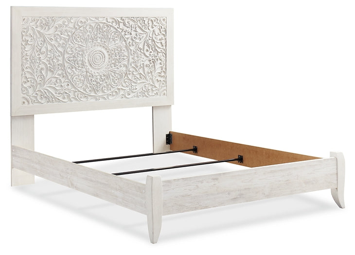 Cama Paxberry con paneles y tocador con espejo