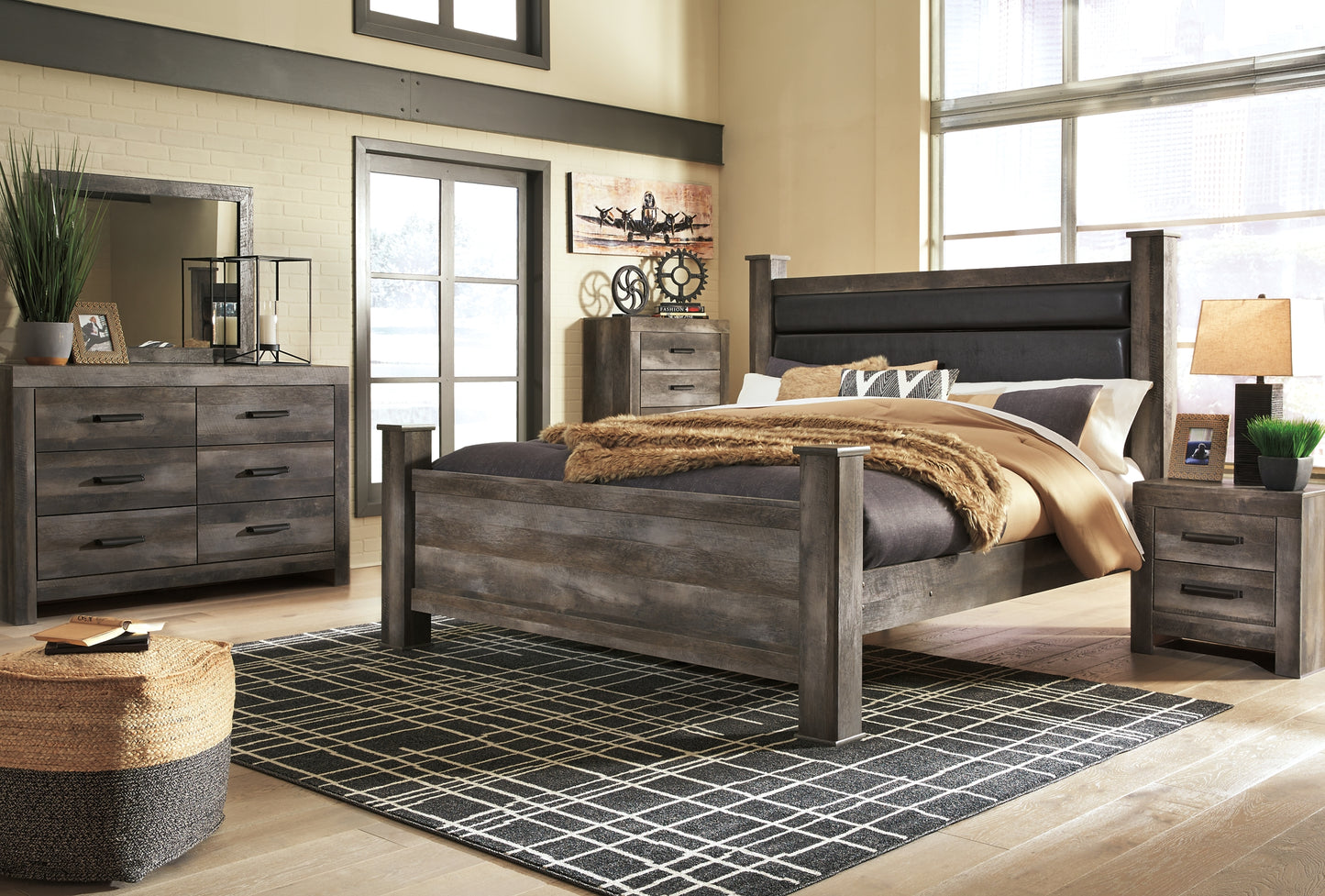 Cama con dosel Wynnlow con tocador con espejo, cómoda y mesita de noche