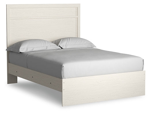 Stelsie Panel Bed With Mirrored Dresser