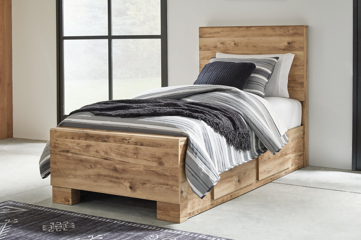 Hyanna Panel Bed With Storage With Mirrored Dresser