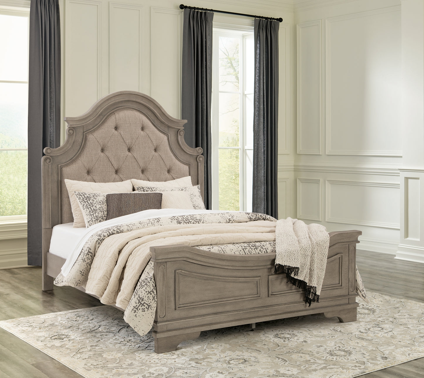 Cama con paneles Lodenbay y tocador con espejo