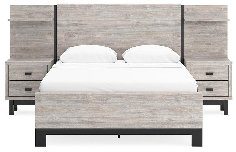 Cama Vessalli con paneles, cómoda y espejo