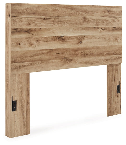Hyanna Panel Headboard With Mirrored Dresser And Nightstand
