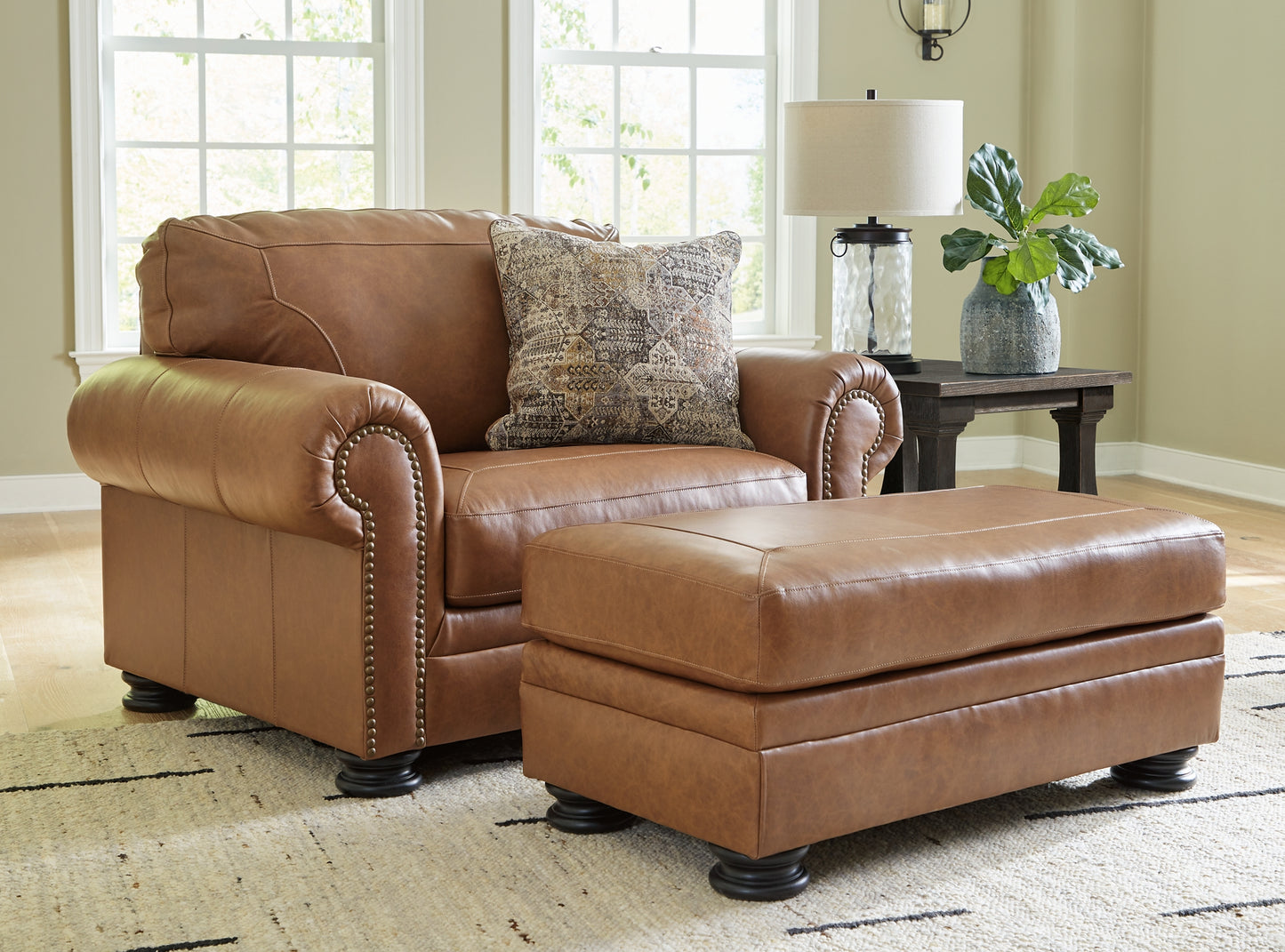 Sofá, loveseat, silla y otomana Carianna