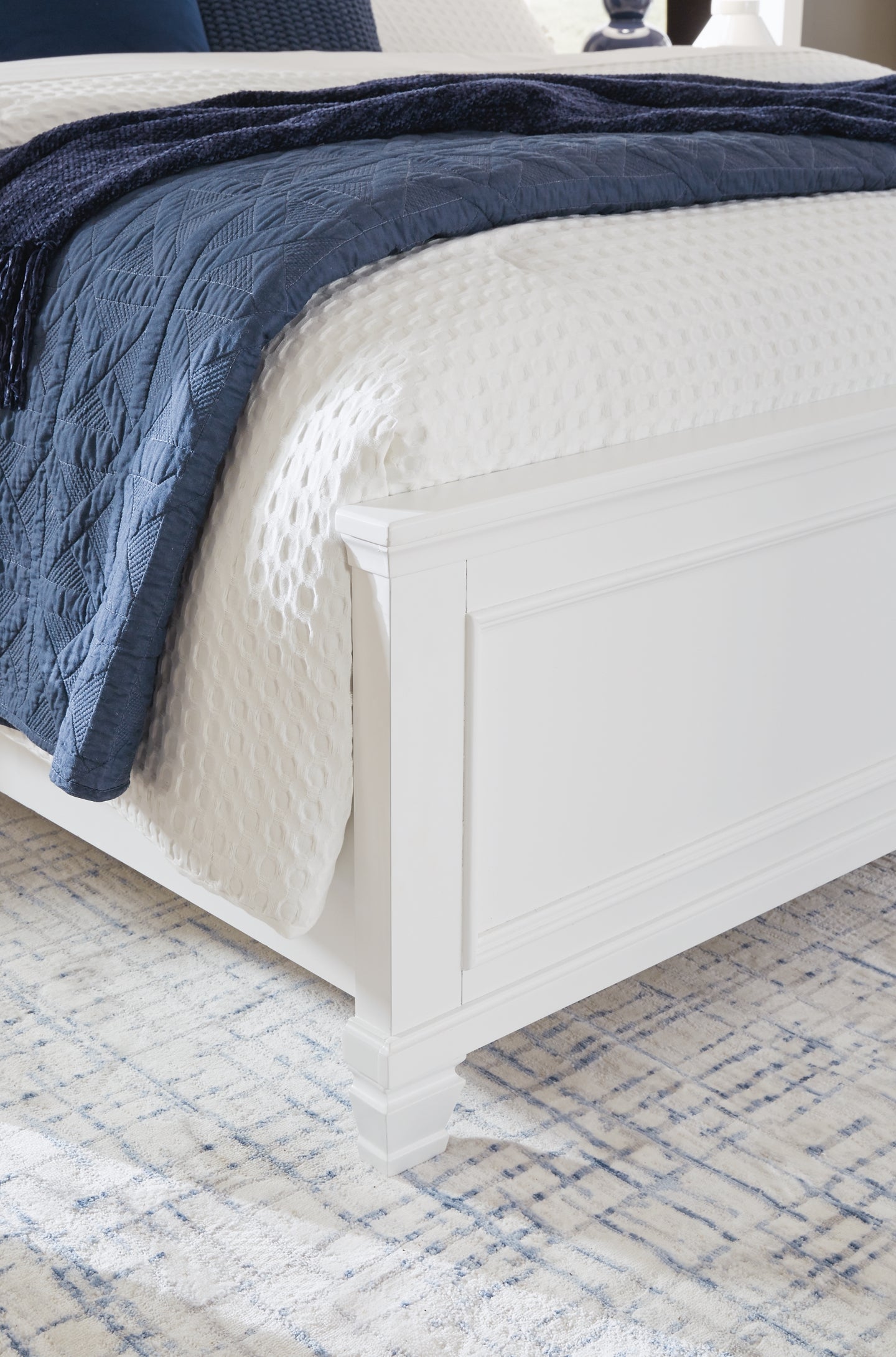 Cama Fortman con paneles, cómoda y espejo