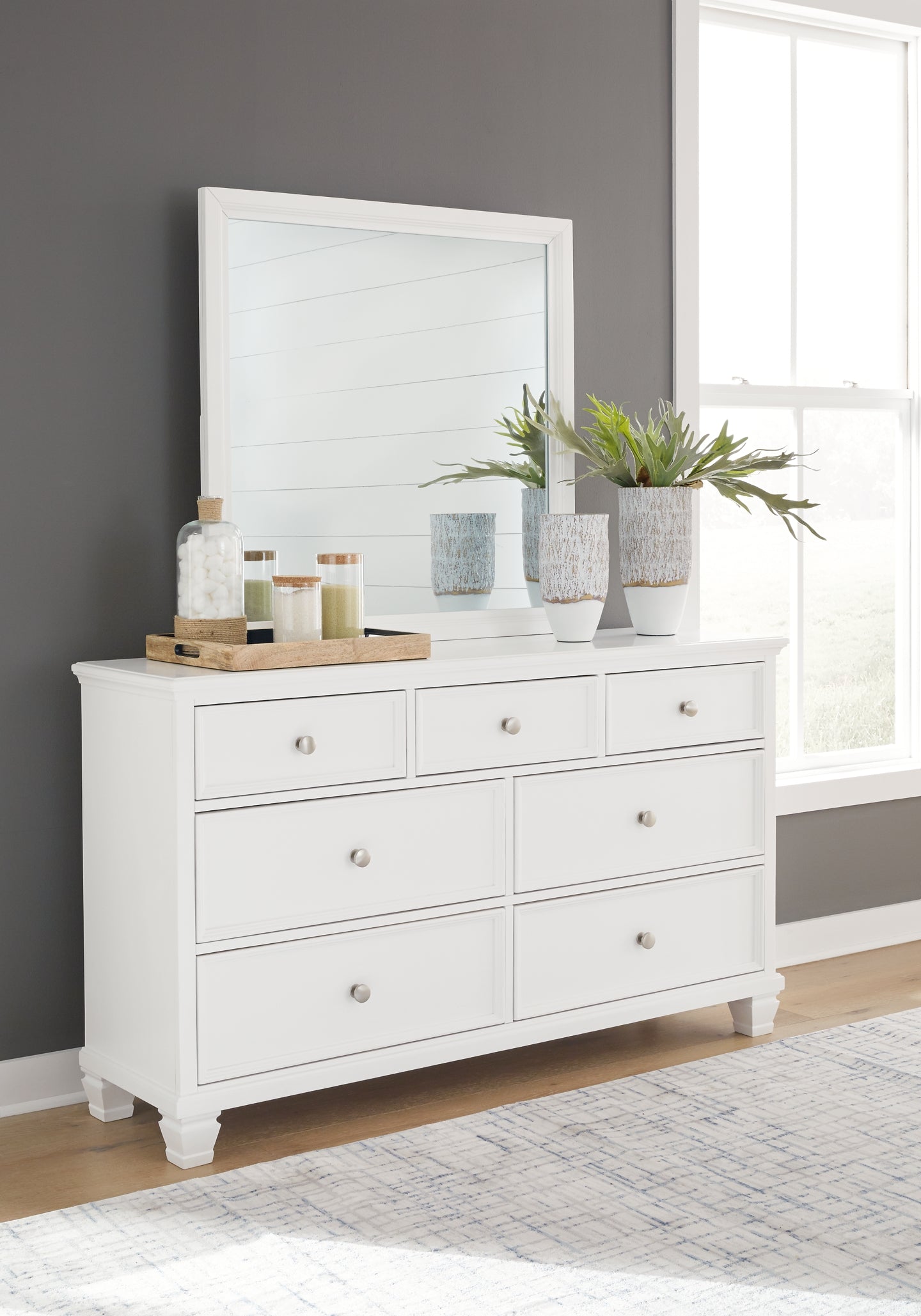 Fortman California Panel Bed With Mirrored Dresser And Chest