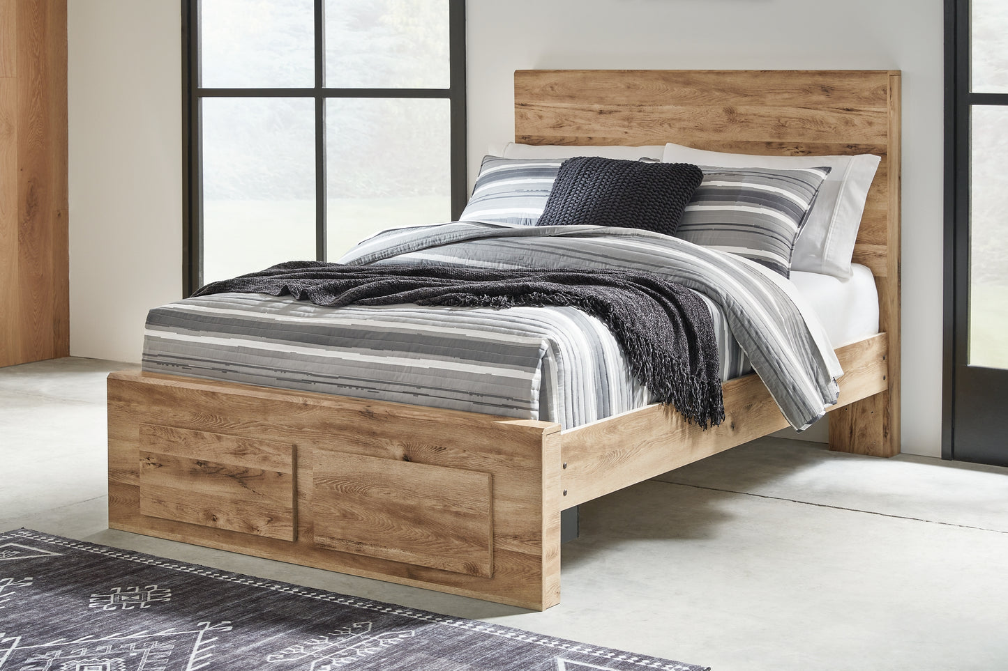 Hyanna Panel Storage Bed With Mirrored Dresser, Chest And Nightstand