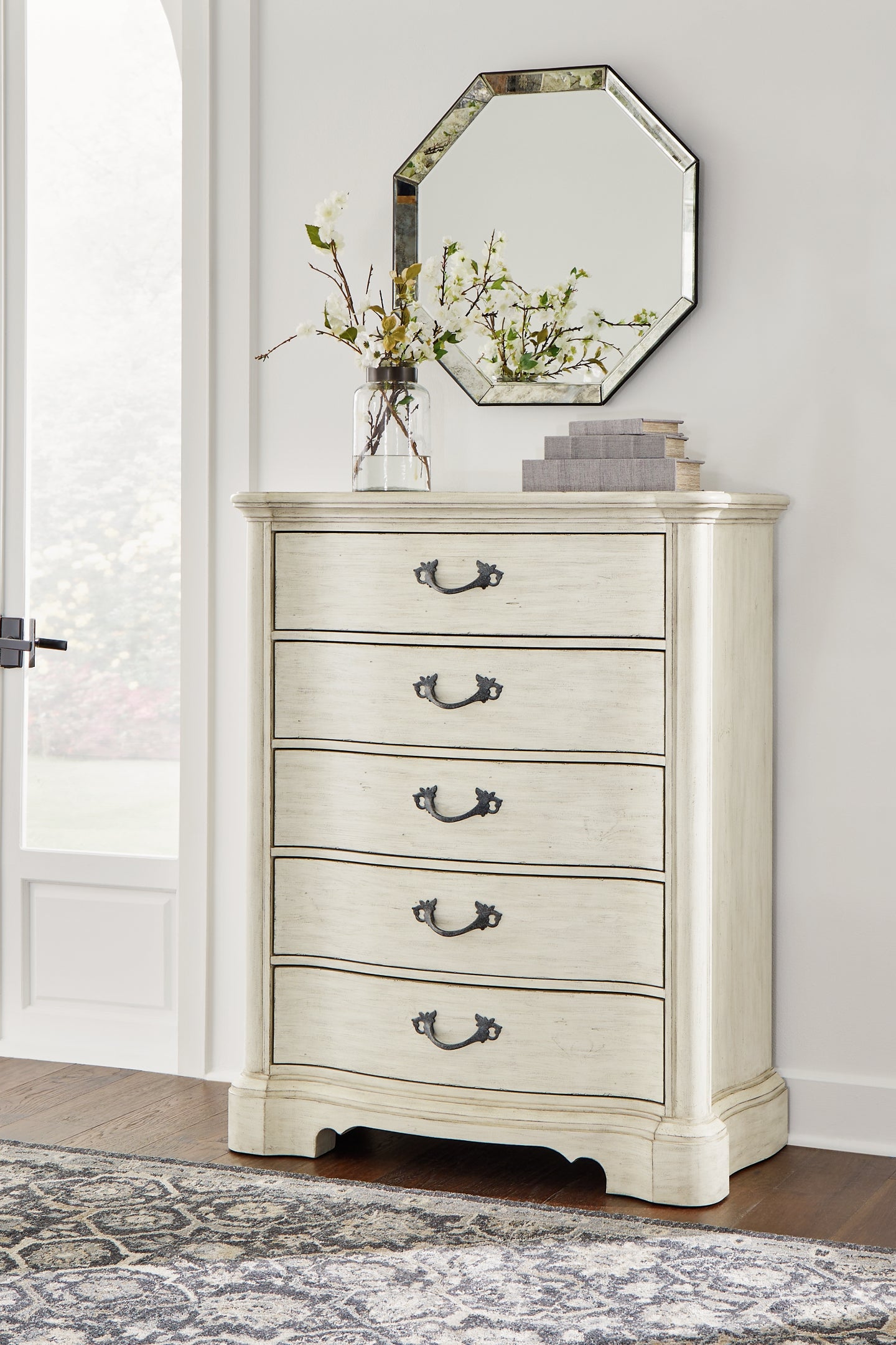 Arlendyne California Upholstered Bed With Mirrored Dresser And Chest
