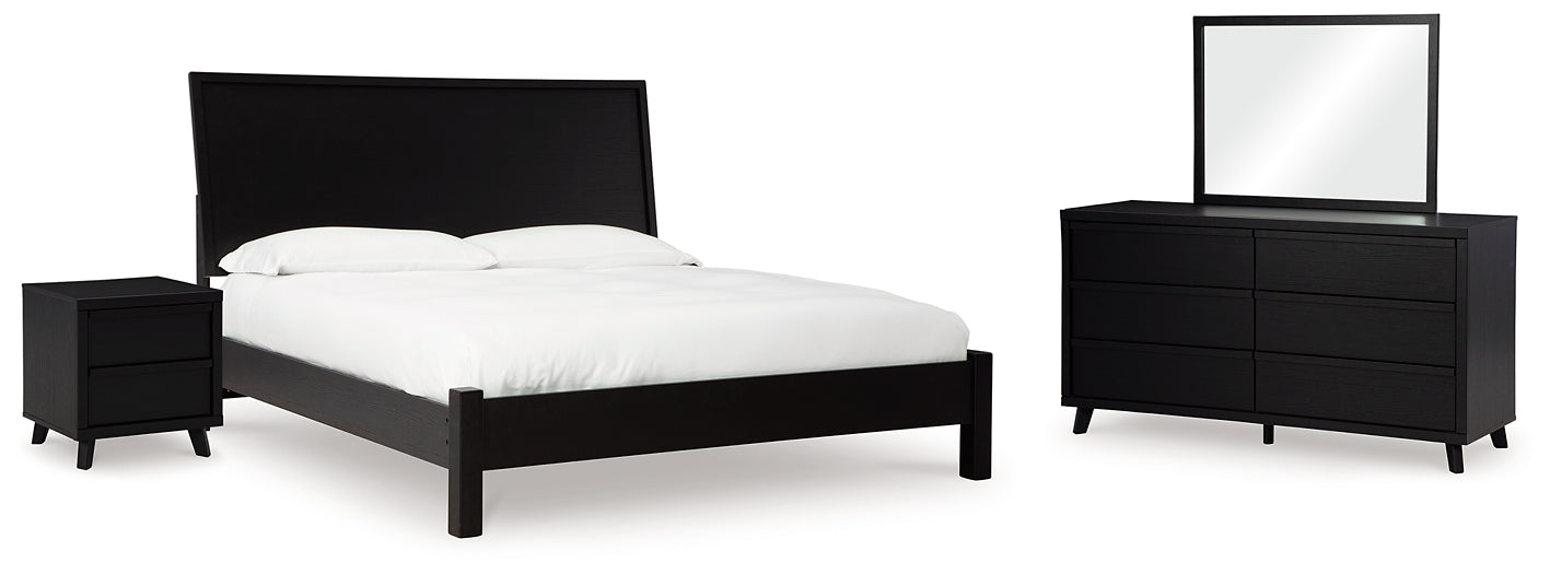 Cama con paneles Danziar, cómoda con espejo y mesita de noche
