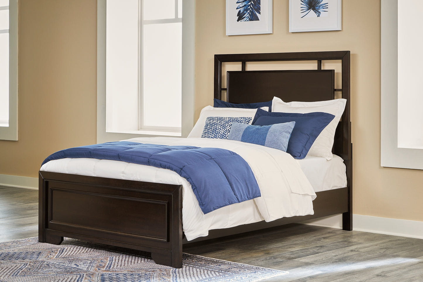 Covetown Panel Bed With Mirrored Dresser And Nightstand