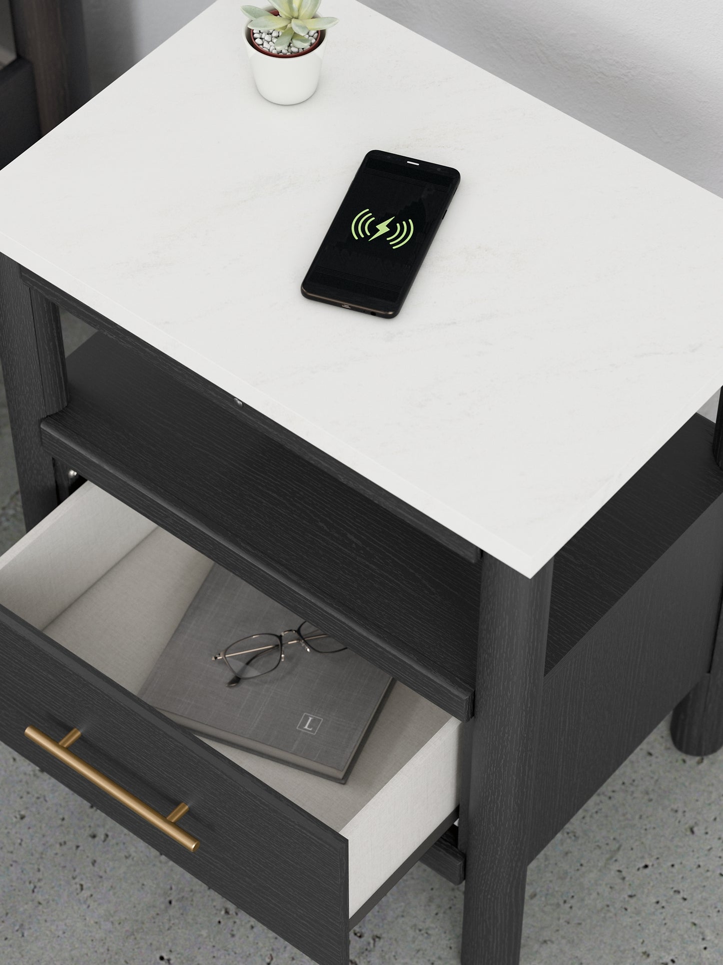 Cama Cadmori tapizada con paneles, cómoda con espejo y mesita de noche