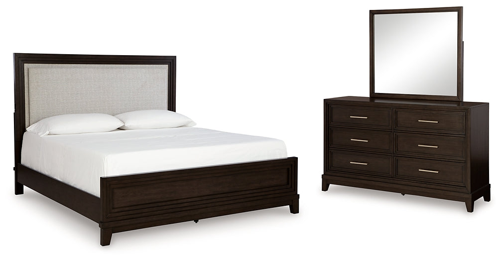 Cama Neymorton con paneles tapizados y tocador con espejo