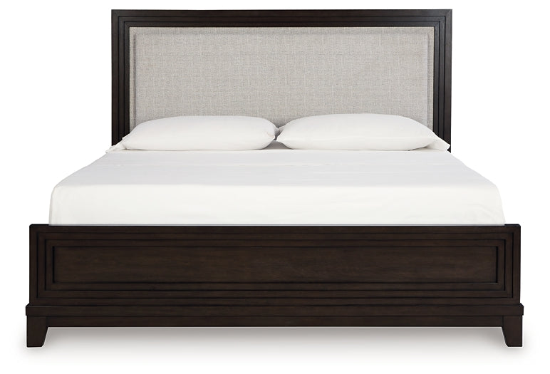 Cama Neymorton con paneles tapizados y tocador con espejo