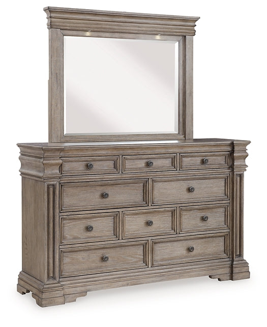 Cama California con paneles y tocador con espejo Blairhurst