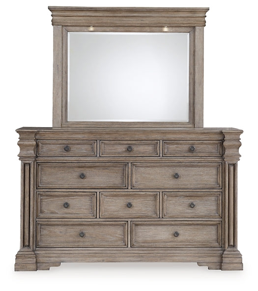 Cama California con paneles y tocador con espejo Blairhurst